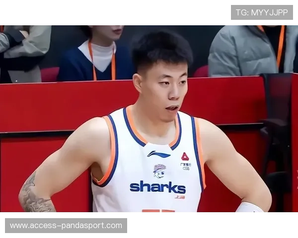 张镇麟持球进攻突显锋线实力提升国家队竞争力